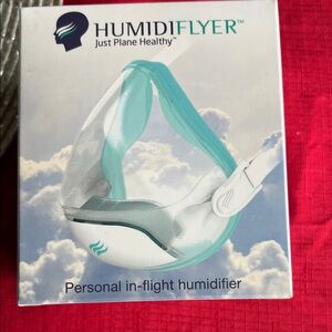 HumidiFlyer In-Flight Humidifier with Teal Accents